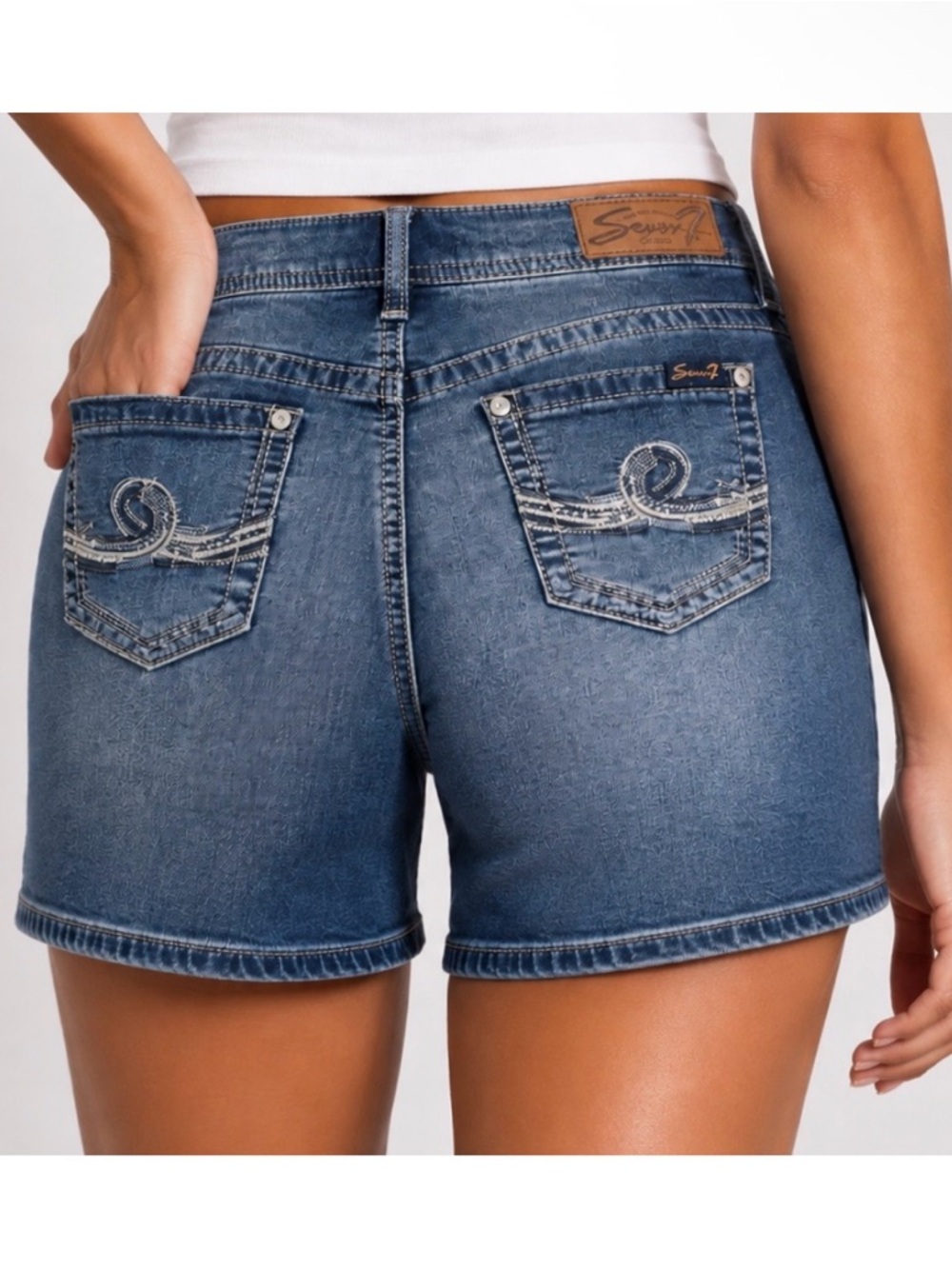 Seven7 embroidered denim shorts blue Jean shorts size 8
